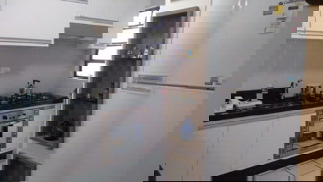 Apt of 02 dormitories being a suite one block from the sea.