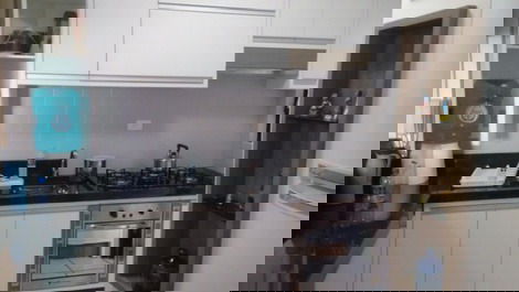 Apt of 02 dormitories being a suite one block from the sea.