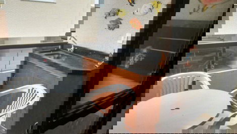 Apt of 02 dormitories being a suite one block from the sea.