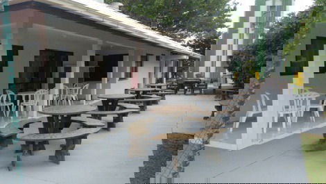 Apt of 02 dormitories being a suite one block from the sea.