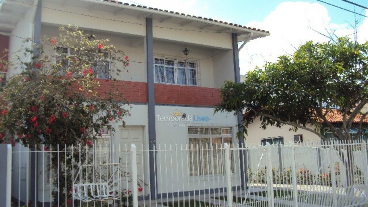 Casa para aluguel de temporada em Florianopolis (Canasvieiras)