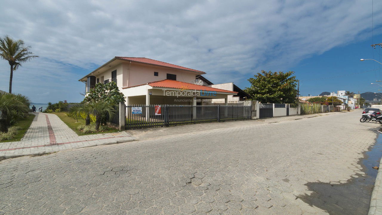 Apartment for vacation rental in Bombinhas (Mariscal)