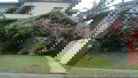 Toque Toque Pequeno, 5 suites-100m praia condomínio fechado
