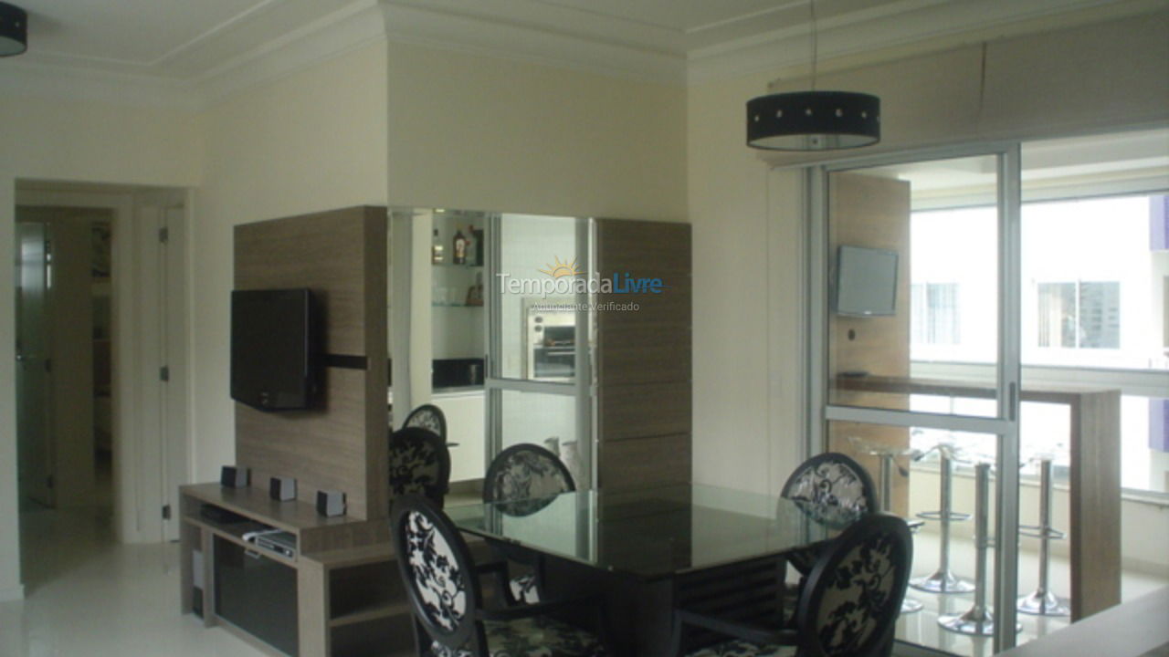 Apartamento para aluguel de temporada em Balneário Camboriú (Praia Central)