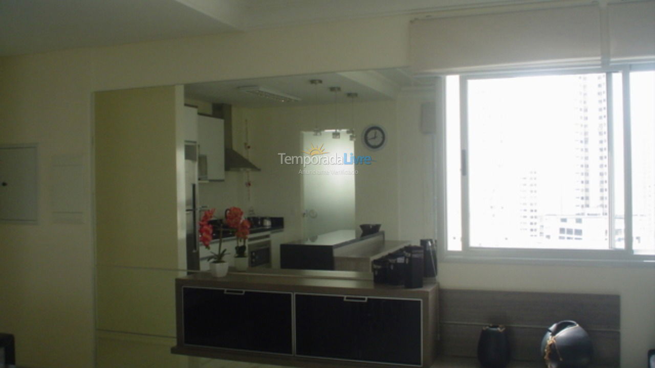 Apartamento para aluguel de temporada em Balneário Camboriú (Praia Central)