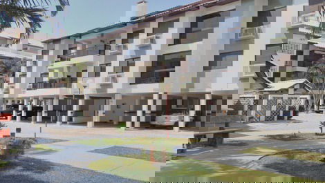 Apt of 02 dormitories being a suite one block from the sea.