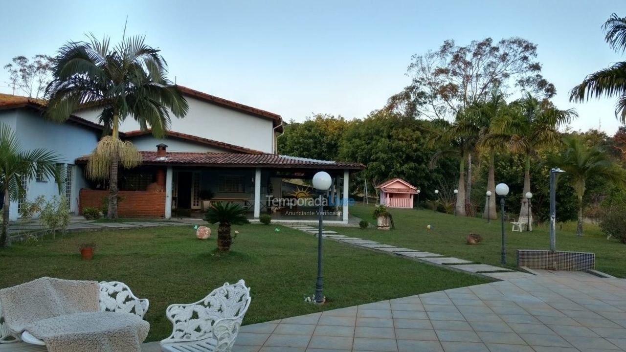 Granja para alquiler de vacaciones em Guararema (Parque Agrinco)