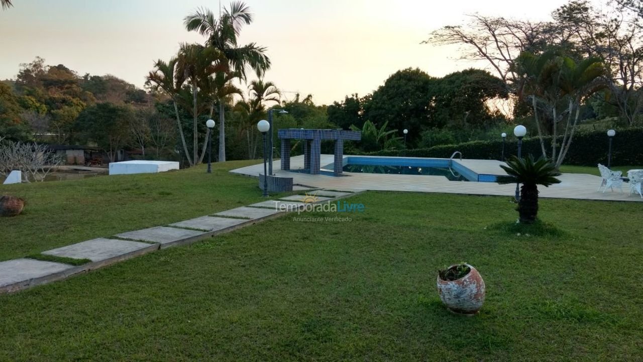 Granja para alquiler de vacaciones em Guararema (Parque Agrinco)
