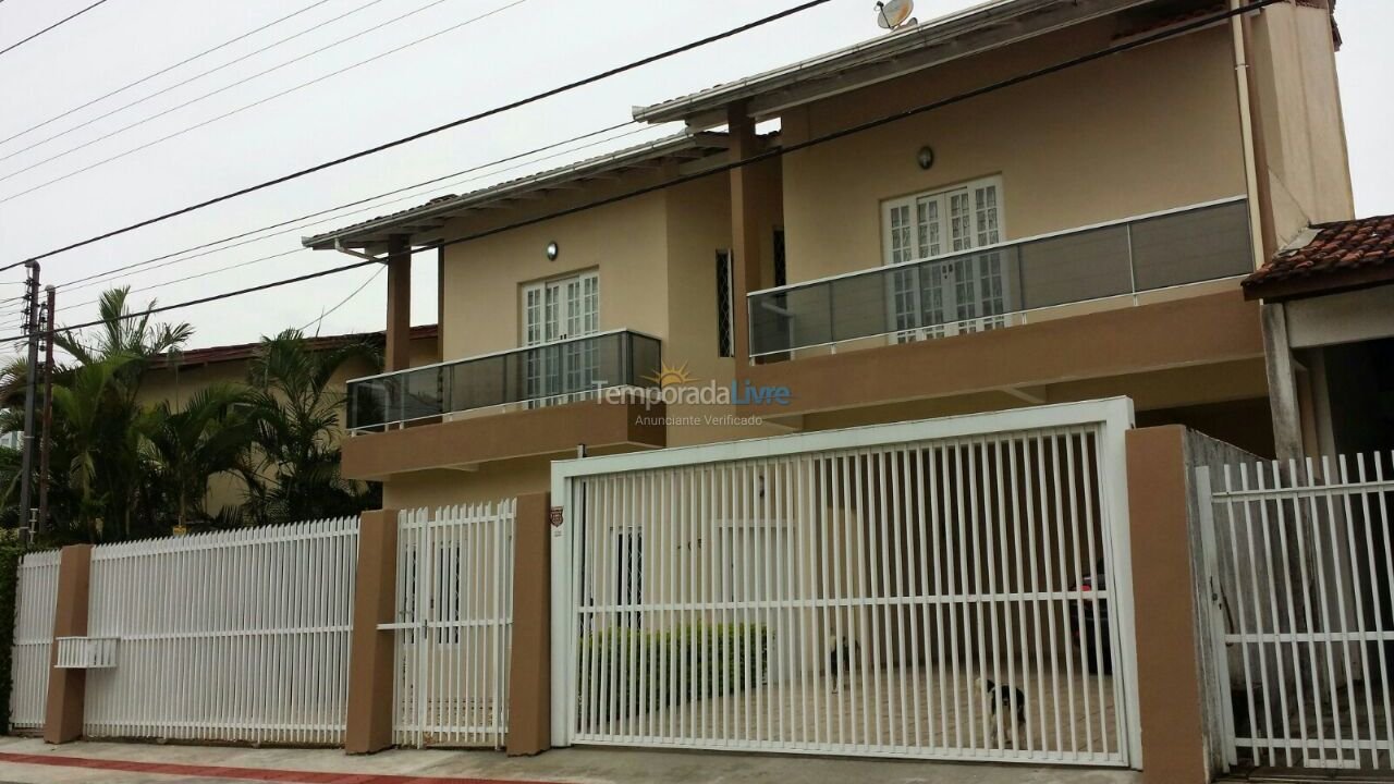 Casa para aluguel de temporada em Balneário Camboriú (Praia Central)