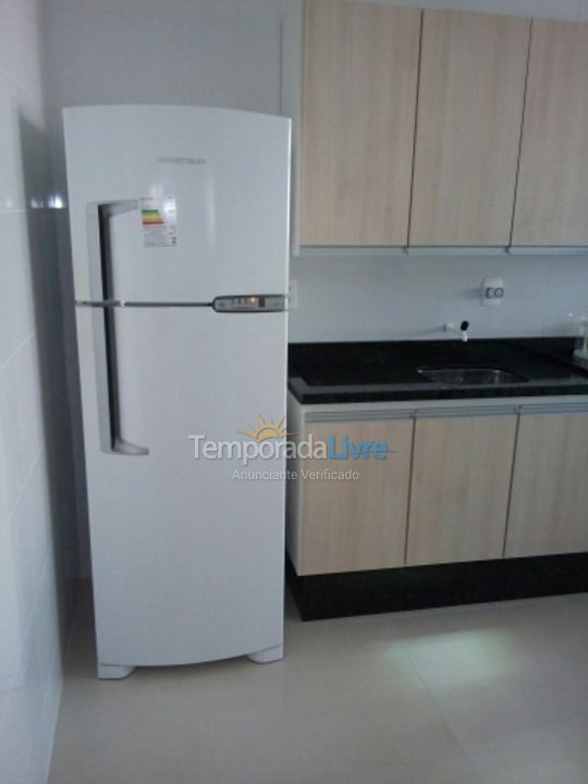 Apartamento para aluguel de temporada em Itapema (Meia Praia)