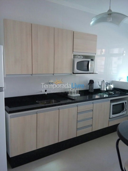 Apartamento para aluguel de temporada em Itapema (Meia Praia)