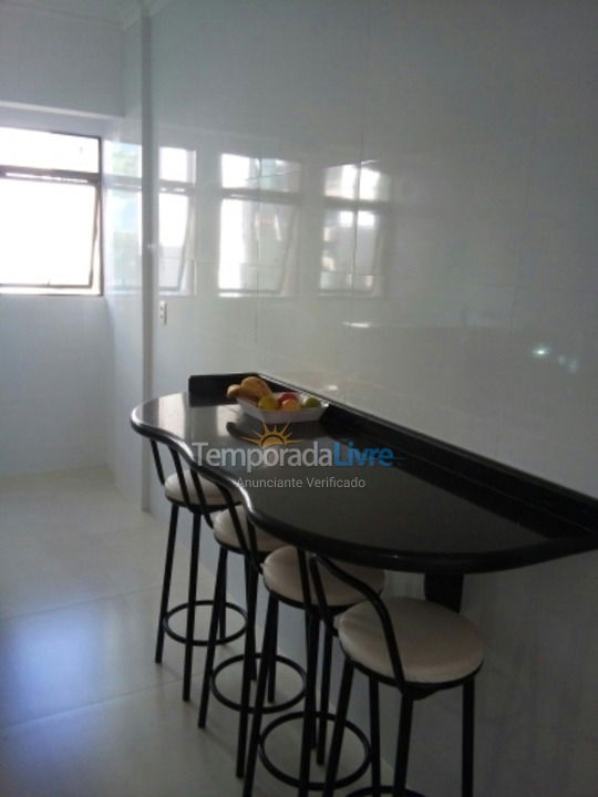 Apartamento para aluguel de temporada em Itapema (Meia Praia)