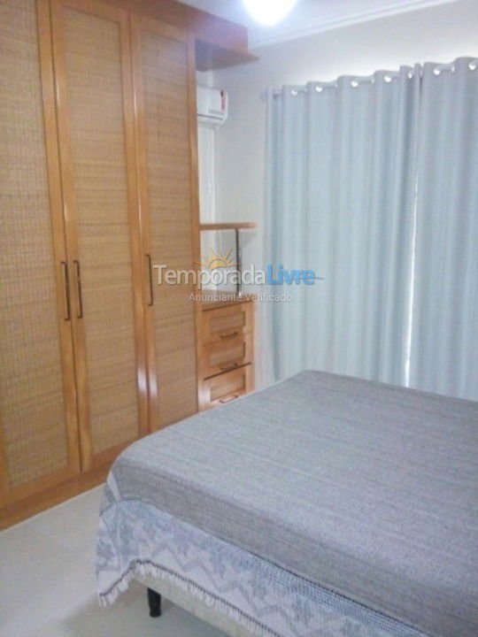 Apartamento para aluguel de temporada em Itapema (Meia Praia)