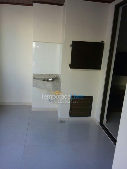Apartamento para aluguel de temporada em Itapema (Meia Praia)