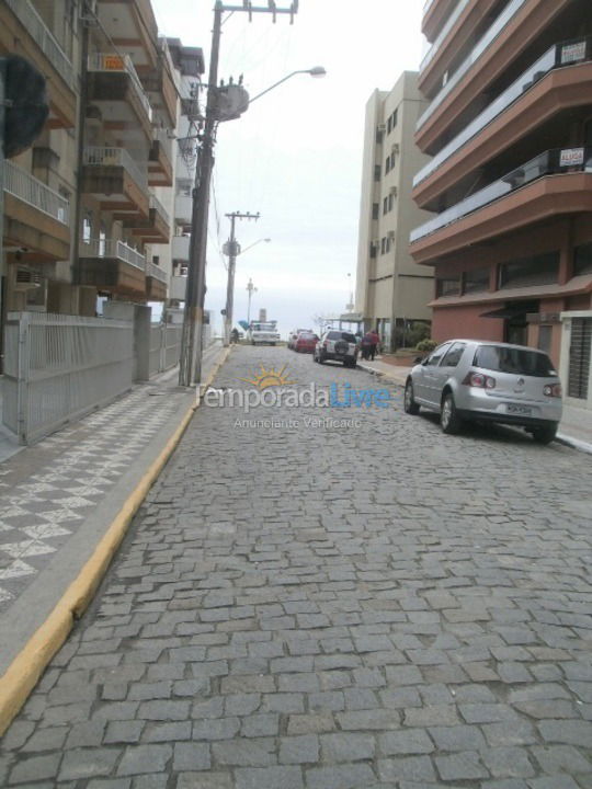 Apartamento para aluguel de temporada em Itapema (Meia Praia)