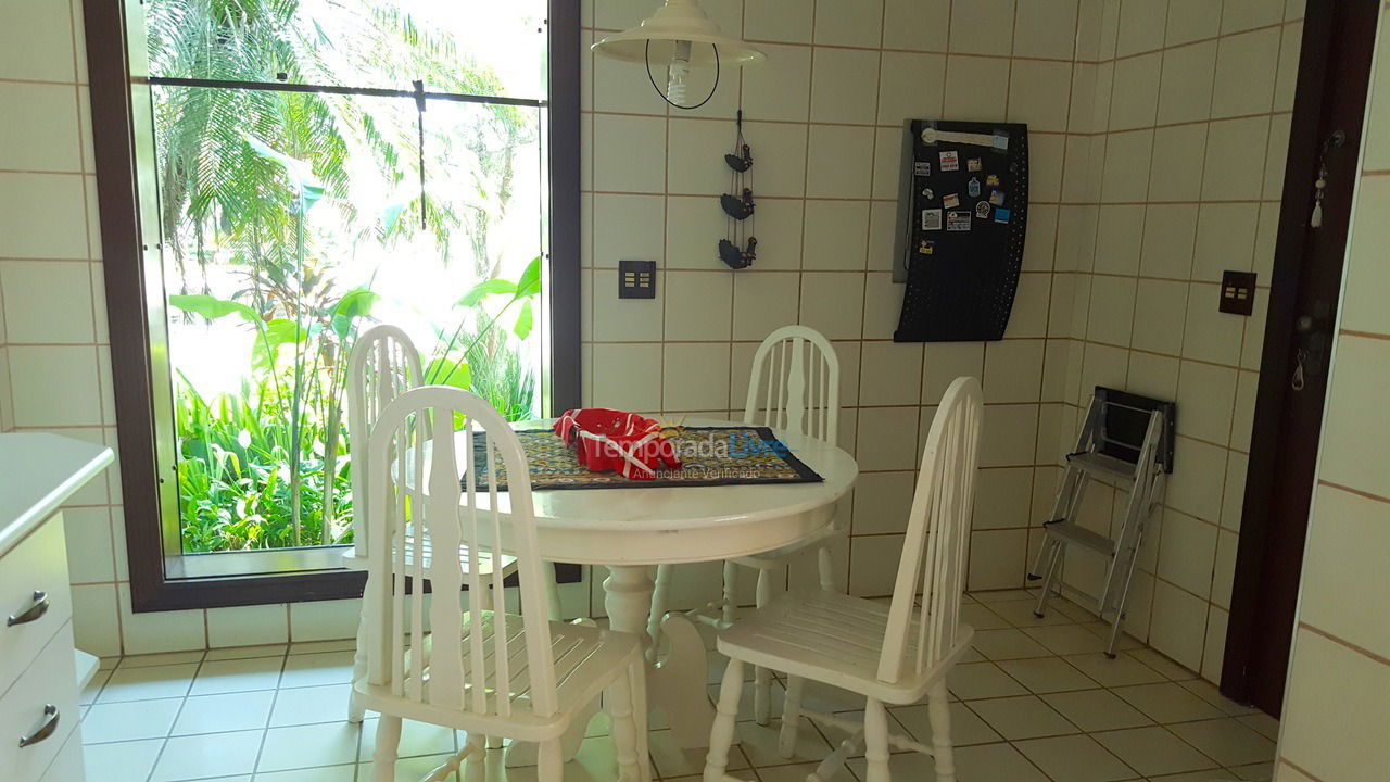 Casa para alquiler de vacaciones em Guarujá (Praia do Pernambuco)