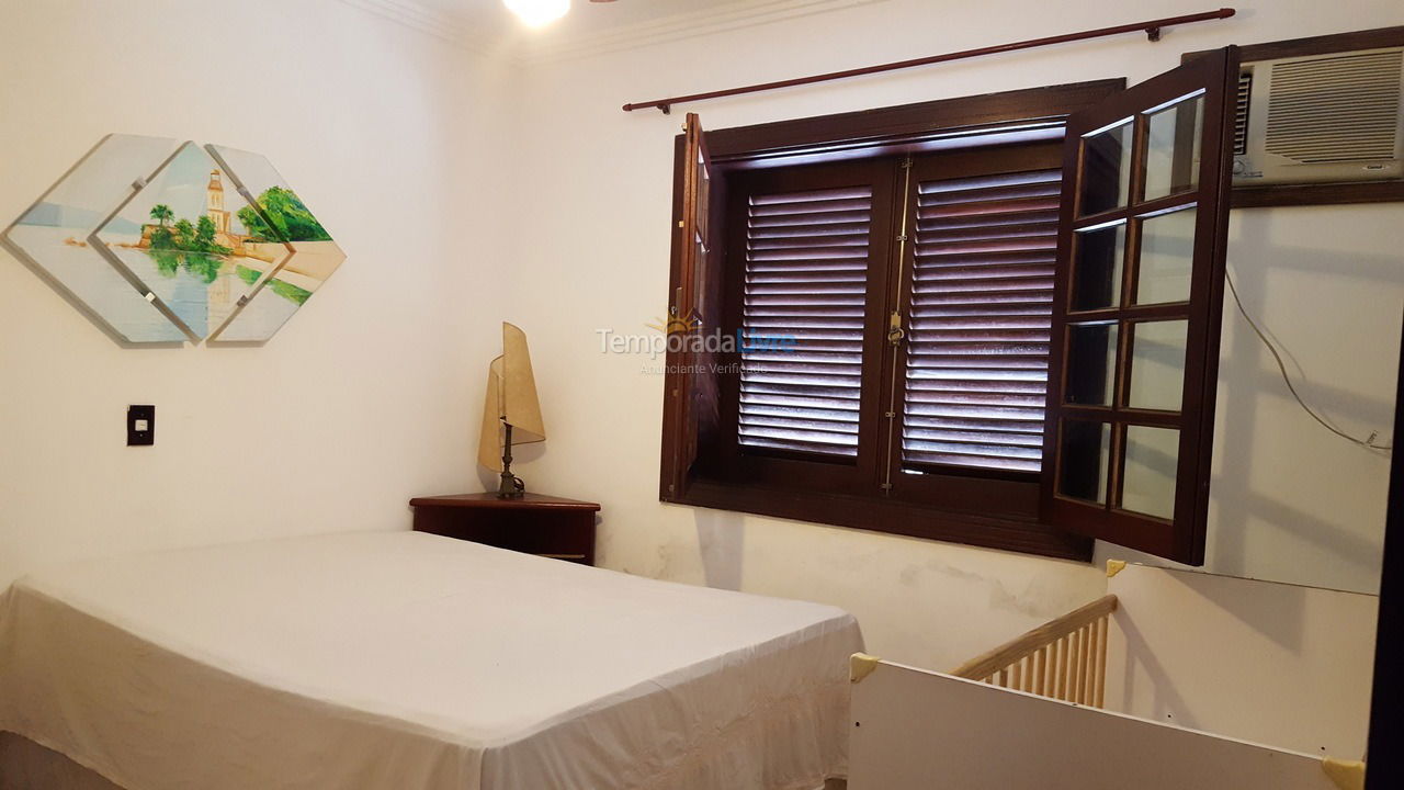 Casa para alquiler de vacaciones em Guarujá (Praia do Pernambuco)