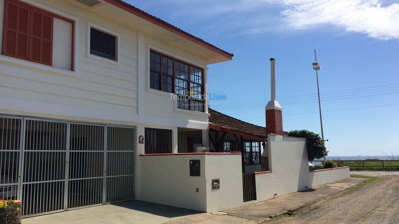 Casa para aluguel de temporada em São Francisco do Sul (Ubatuba)