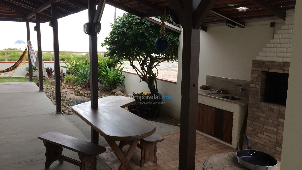 Casa para aluguel de temporada em São Francisco do Sul (Ubatuba)