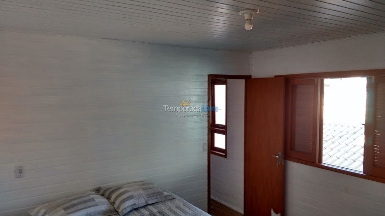 Casa para aluguel de temporada em Torres (Centro)