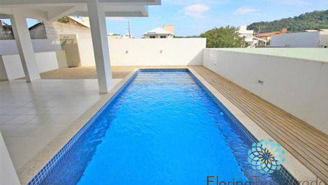 Cobertura de alto padrão, com jacuzzi, na Praia dos Ingleses