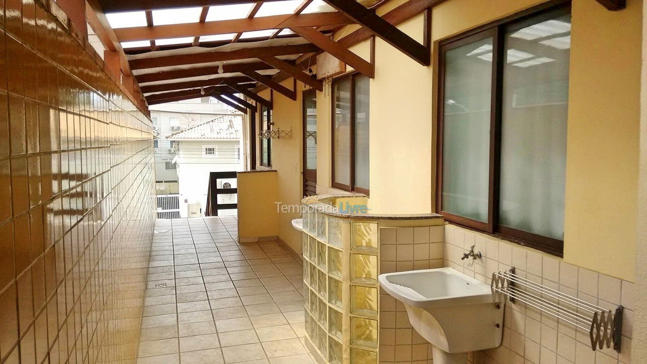 Apartment for vacation rental in Bombinhas (Praia de Bombinhas)