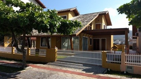House for rent in Governador Celso Ramos - Praia de Palmas