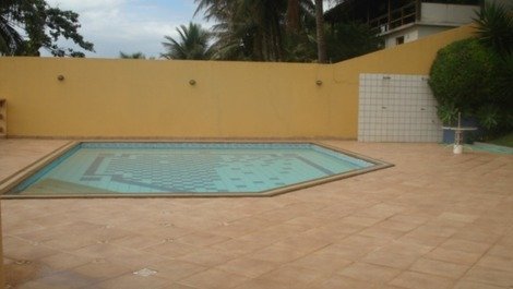 House in condominium of high standard, with pool and barbecue area,