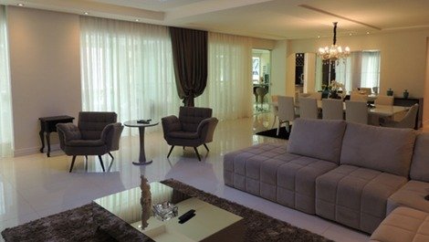 High standard, 5 suites in Meia praia, Itapema