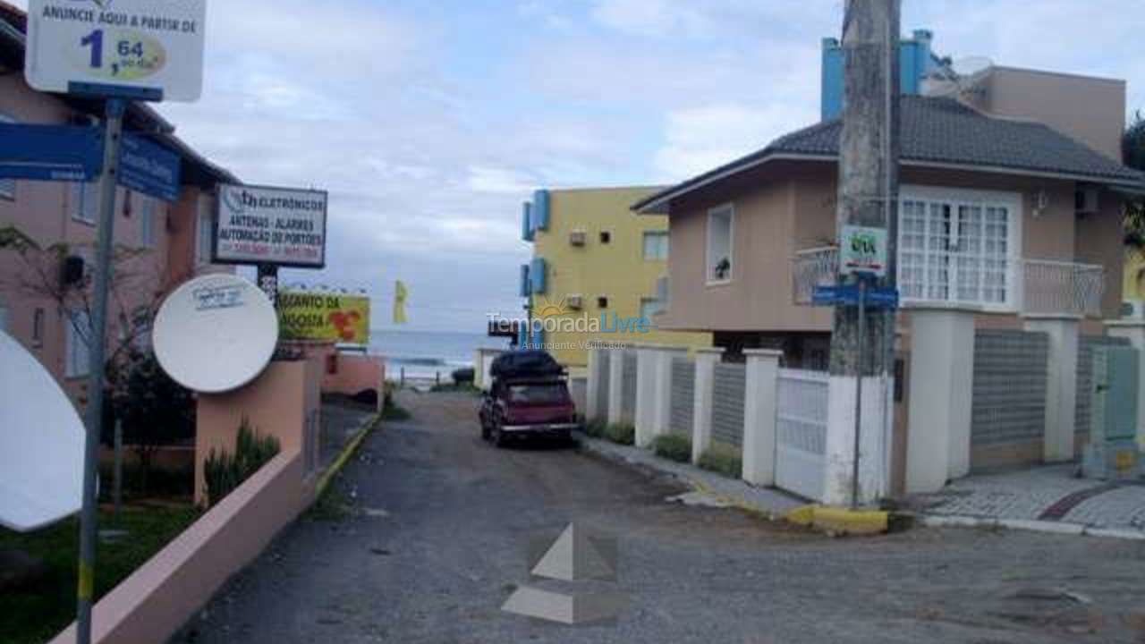 Casa para aluguel de temporada em Bombinhas (Praia de Bombas)