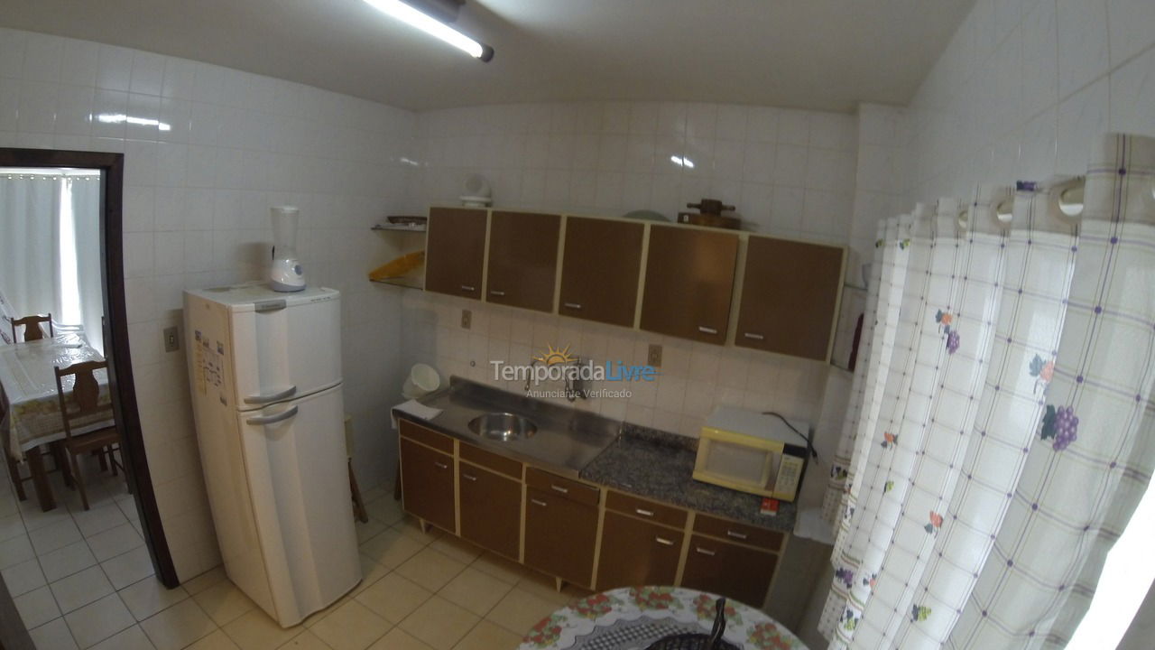 Apartamento para aluguel de temporada em Itapema (Meia Praia)