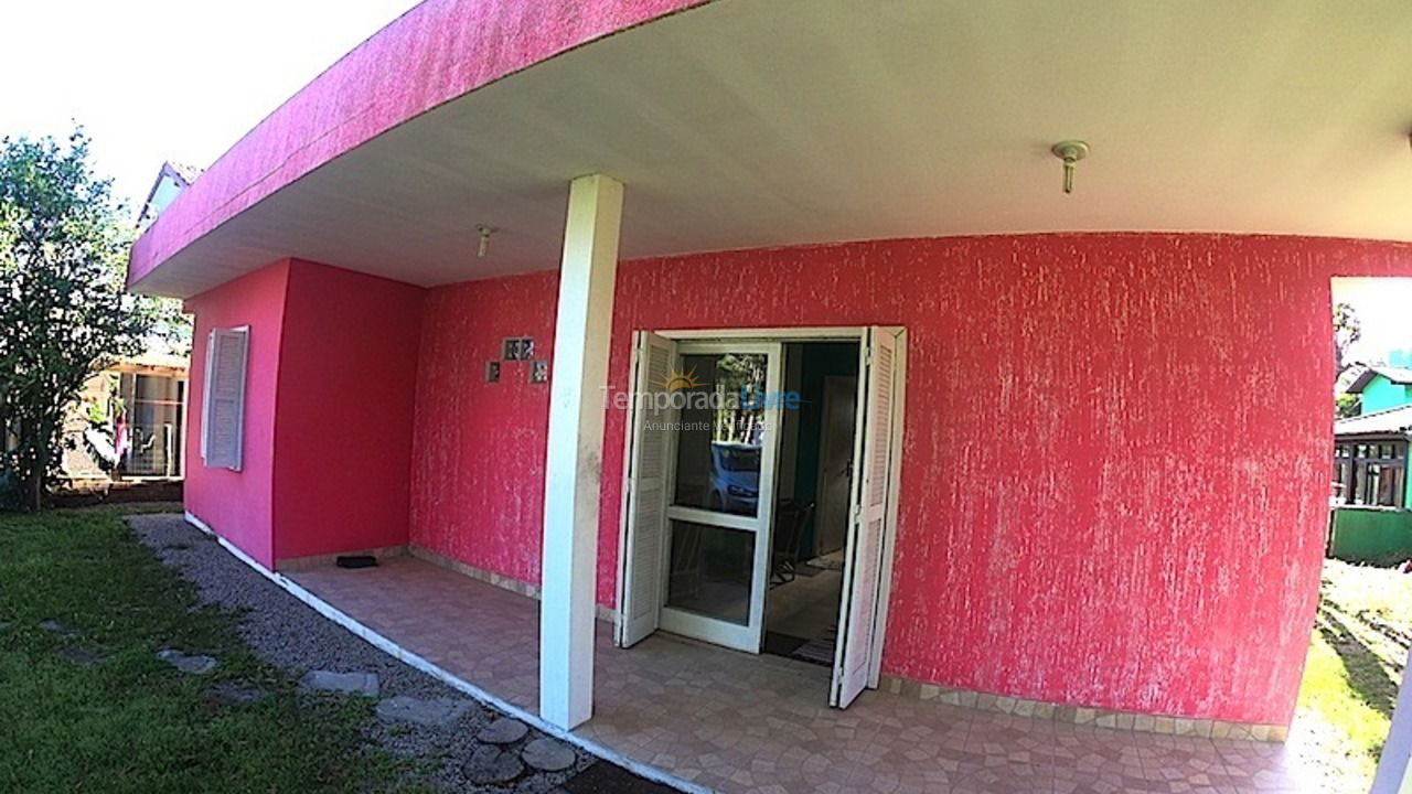 Casa para aluguel de temporada em Garopaba (Praia da Ferrugem)