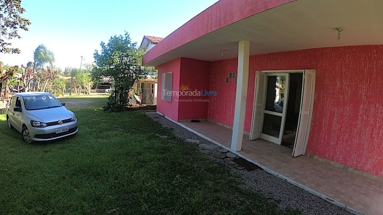 Casa para aluguel de temporada em Garopaba (Praia da Ferrugem)