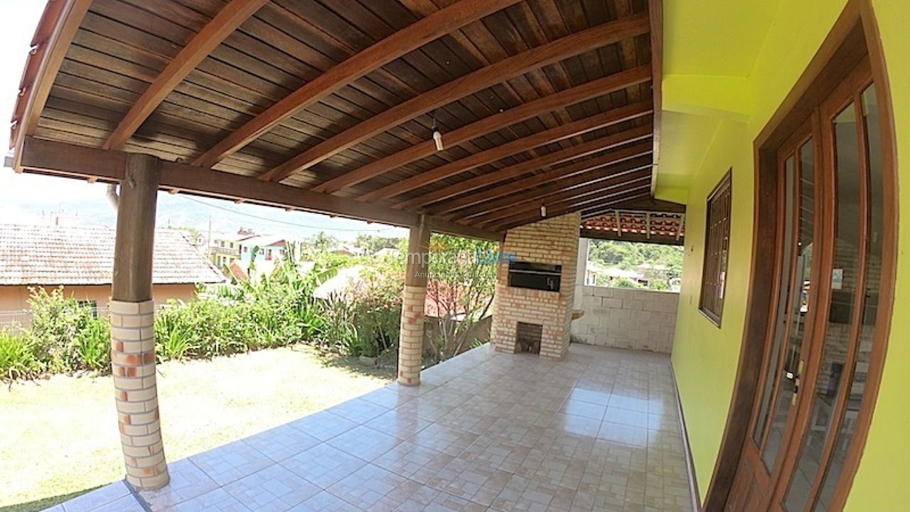Casa para aluguel de temporada em Garopaba (Praia da Ferrugem)