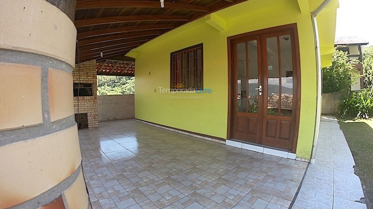 Casa para aluguel de temporada em Garopaba (Praia da Ferrugem)