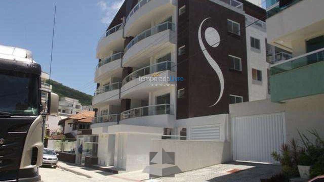 Casa para aluguel de temporada em Bombinhas (Praia de Bombas)