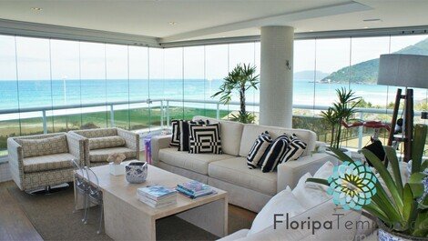 Apartamento luxuoso com vista panorâmica do mar, na Praia Brava!