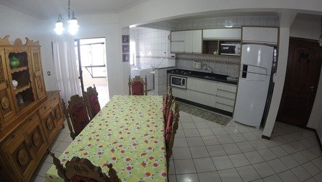 3 bedrooms, 1 suite, 3 air conditioners and 1 parking space in Meia Praia Itapema