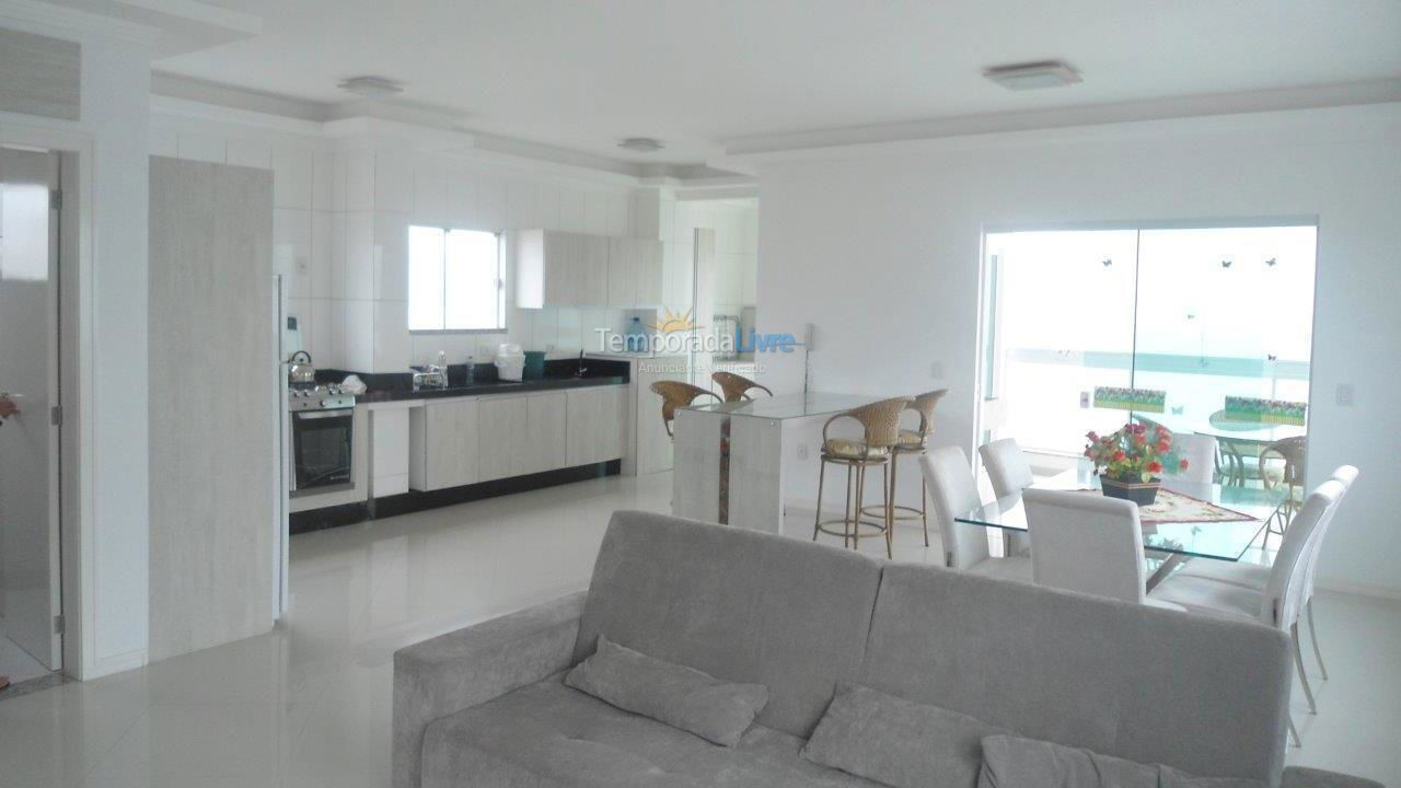 Apartment for vacation rental in Itapema (Meia Praia)