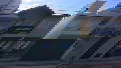 Casa em Canasvieiras a 300 metros do mar