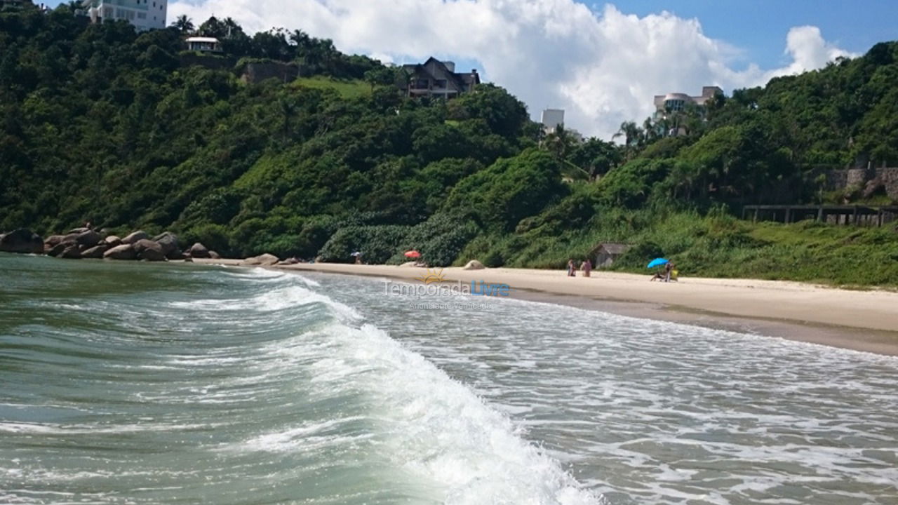 Apartamento para aluguel de temporada em Governador Celso Ramos (Praia das Cordas)