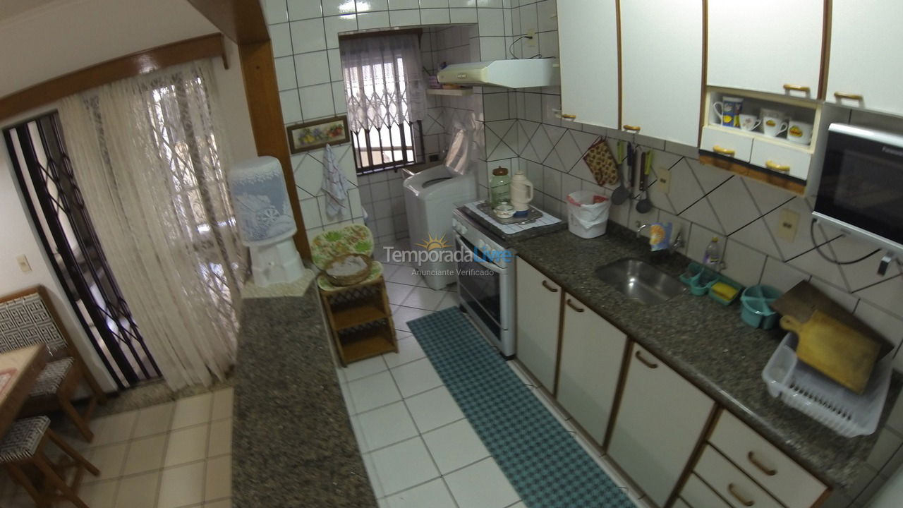 Apartment for vacation rental in Itapema (Meia Praia)