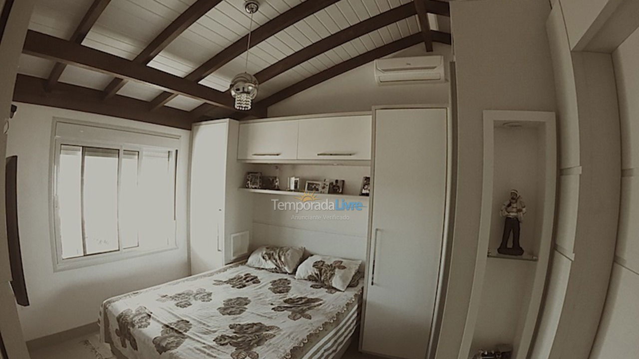 Casa para alquiler de vacaciones em Garopaba (Praia da Ferrugem)