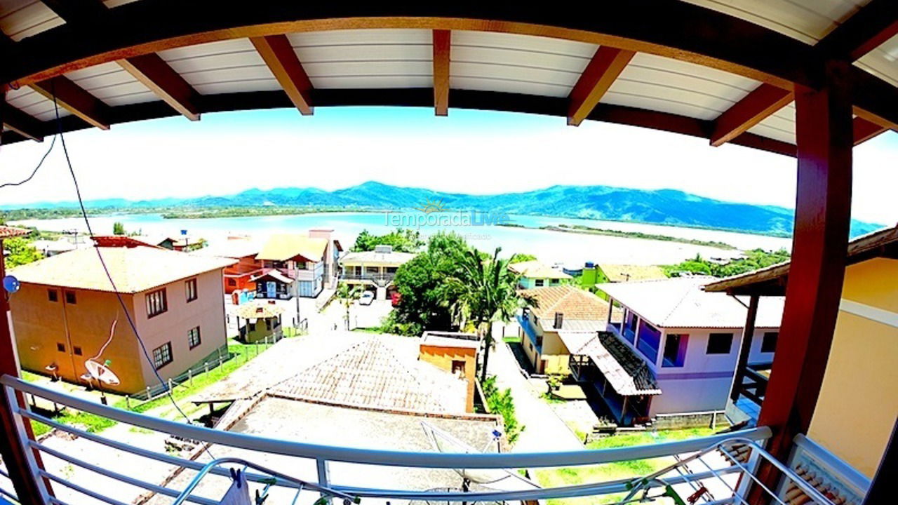 Casa para alquiler de vacaciones em Garopaba (Praia da Ferrugem)