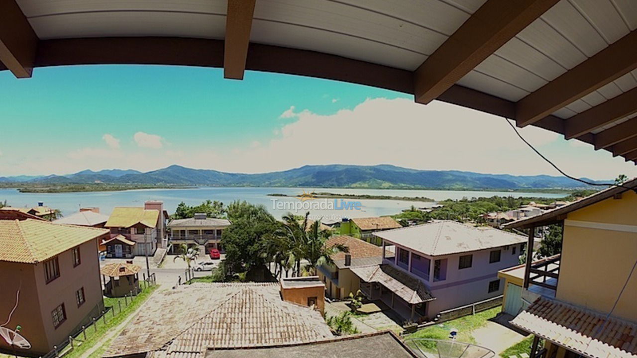 Casa para alquiler de vacaciones em Garopaba (Praia da Ferrugem)