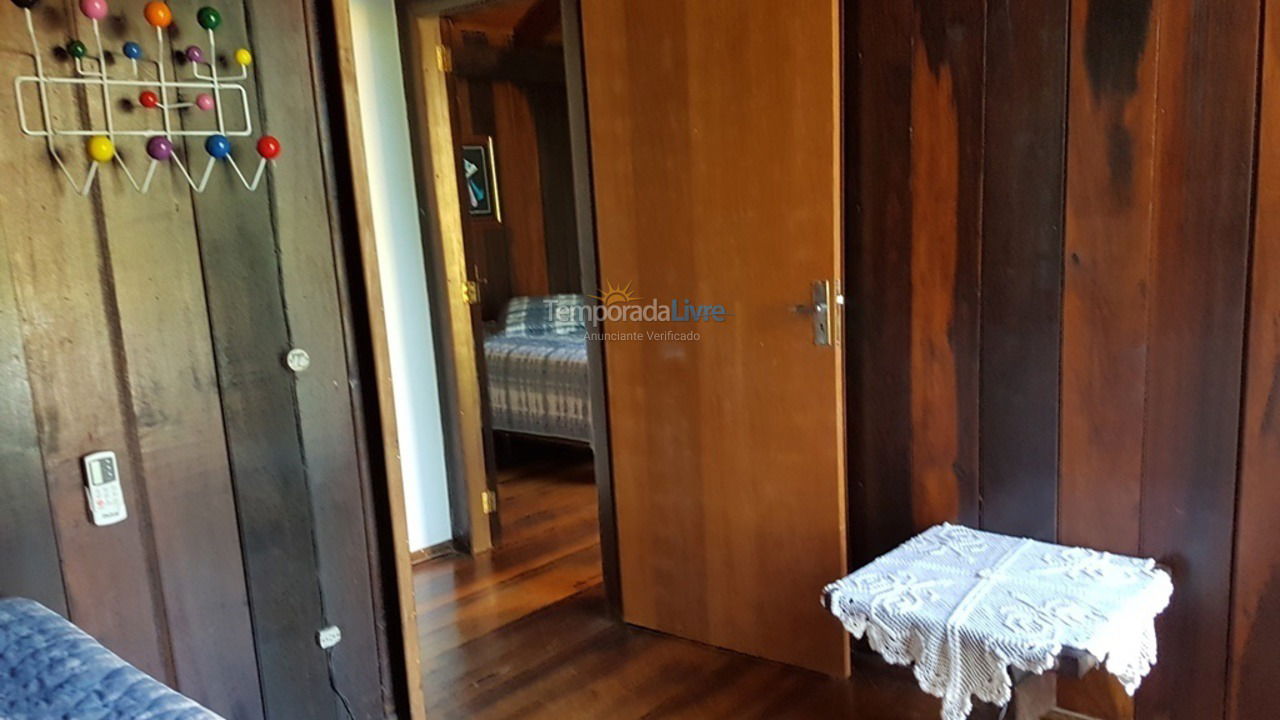Casa para alquiler de vacaciones em Bombinhas (Praia de Quatro Ilhas)