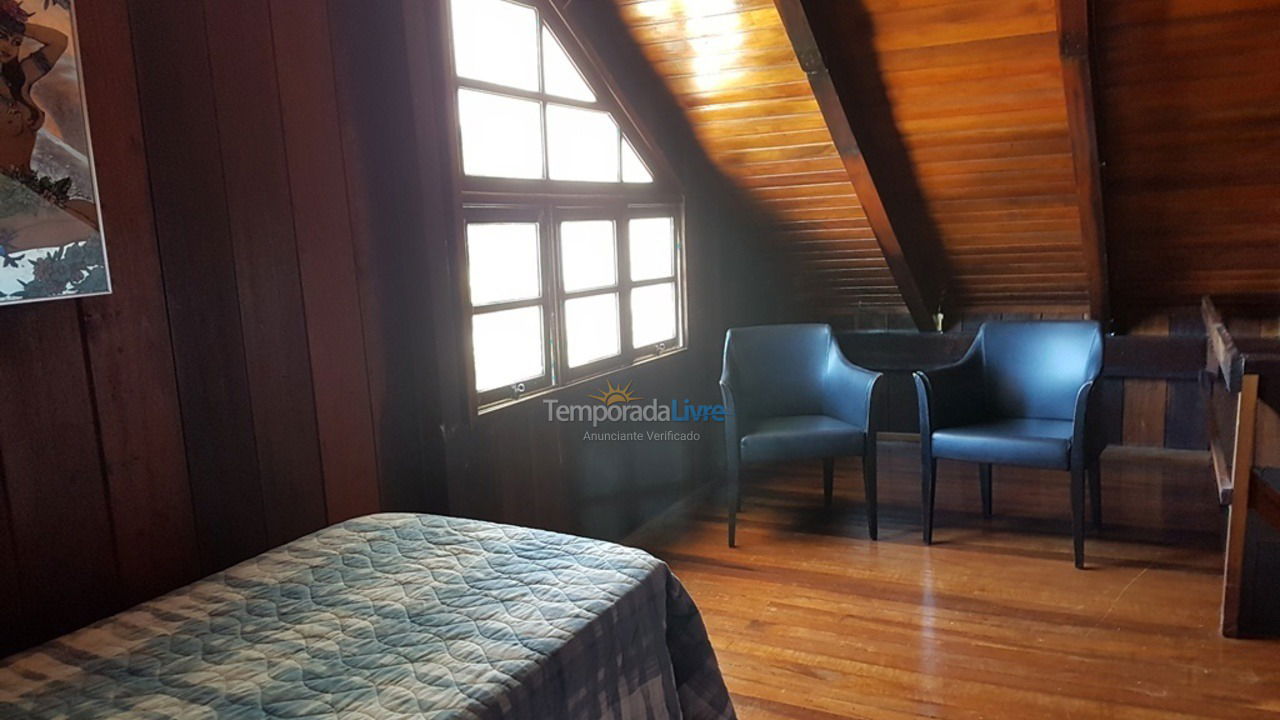 Casa para alquiler de vacaciones em Bombinhas (Praia de Quatro Ilhas)