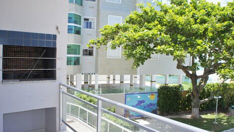 Frente mar, com 2 dorm., piscina e wi-fi! No centrinho de Ingleses