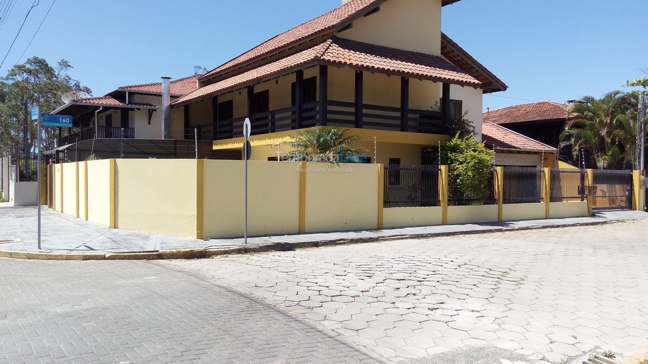 Casa para aluguel de temporada em Balneário Piçarras (Piçarras)