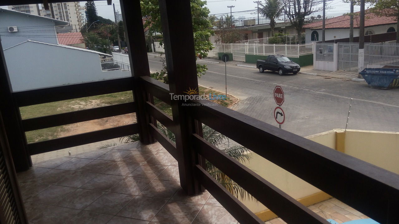 Casa para aluguel de temporada em Balneário Piçarras (Piçarras)